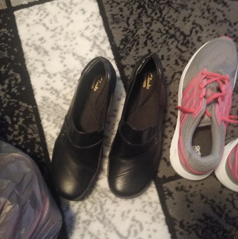 Dress shoe